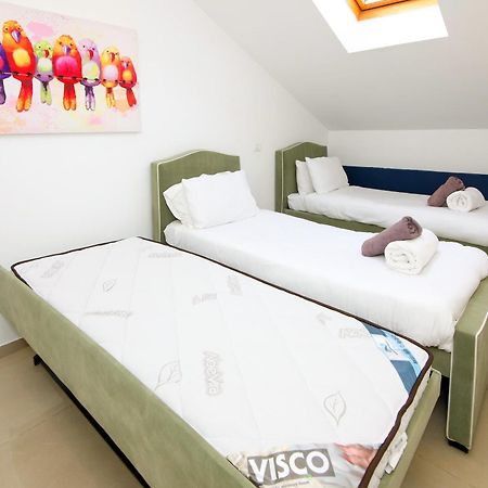 Saidoff, Amazing 4 Bedroom 3 Bath In City Center, Pool, Parking!!! 예루살렘 외부 사진