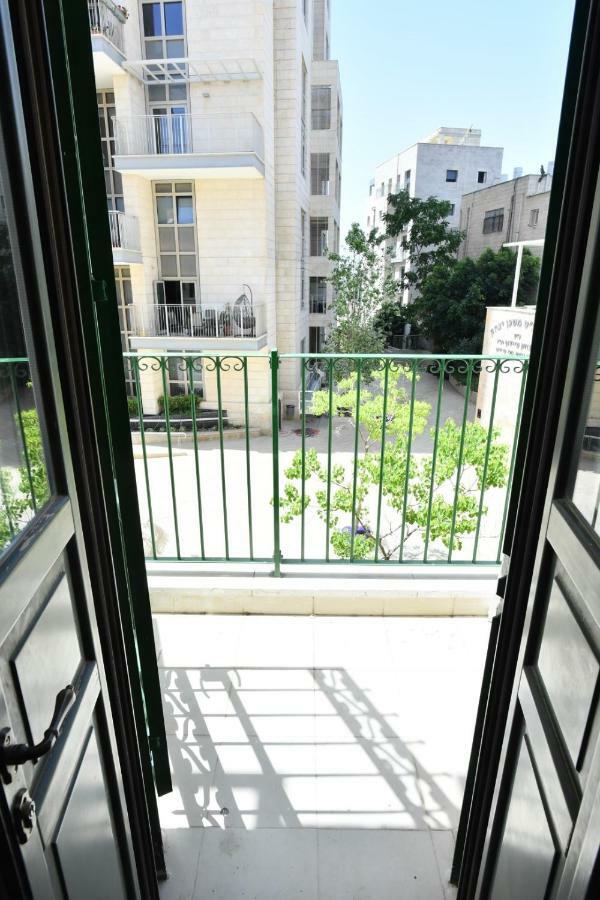 Saidoff, Amazing 4 Bedroom 3 Bath In City Center, Pool, Parking!!! 예루살렘 외부 사진
