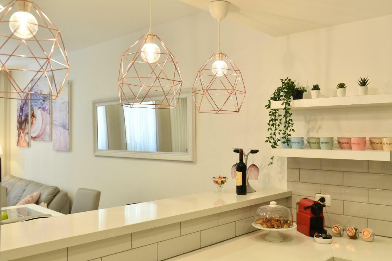 Saidoff, Amazing 4 Bedroom 3 Bath In City Center, Pool, Parking!!! 예루살렘 외부 사진