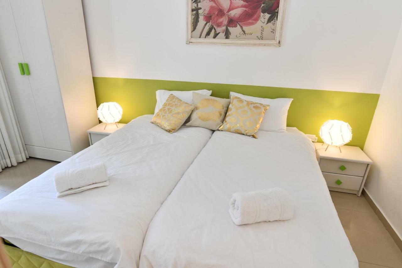 Saidoff, Amazing 4 Bedroom 3 Bath In City Center, Pool, Parking!!! 예루살렘 외부 사진