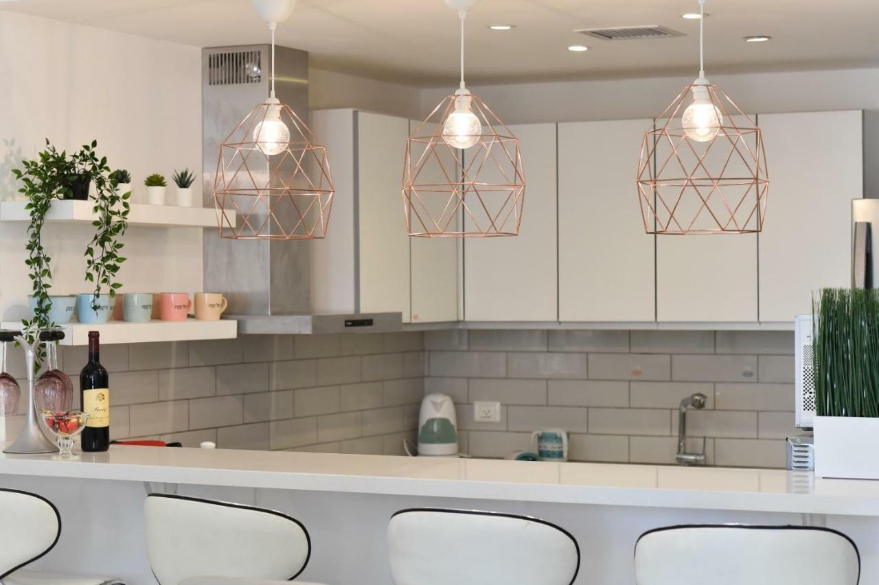 Saidoff, Amazing 4 Bedroom 3 Bath In City Center, Pool, Parking!!! 예루살렘 외부 사진