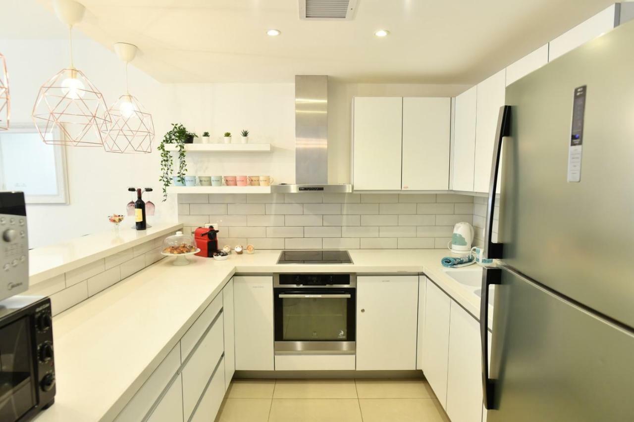 Saidoff, Amazing 4 Bedroom 3 Bath In City Center, Pool, Parking!!! 예루살렘 외부 사진